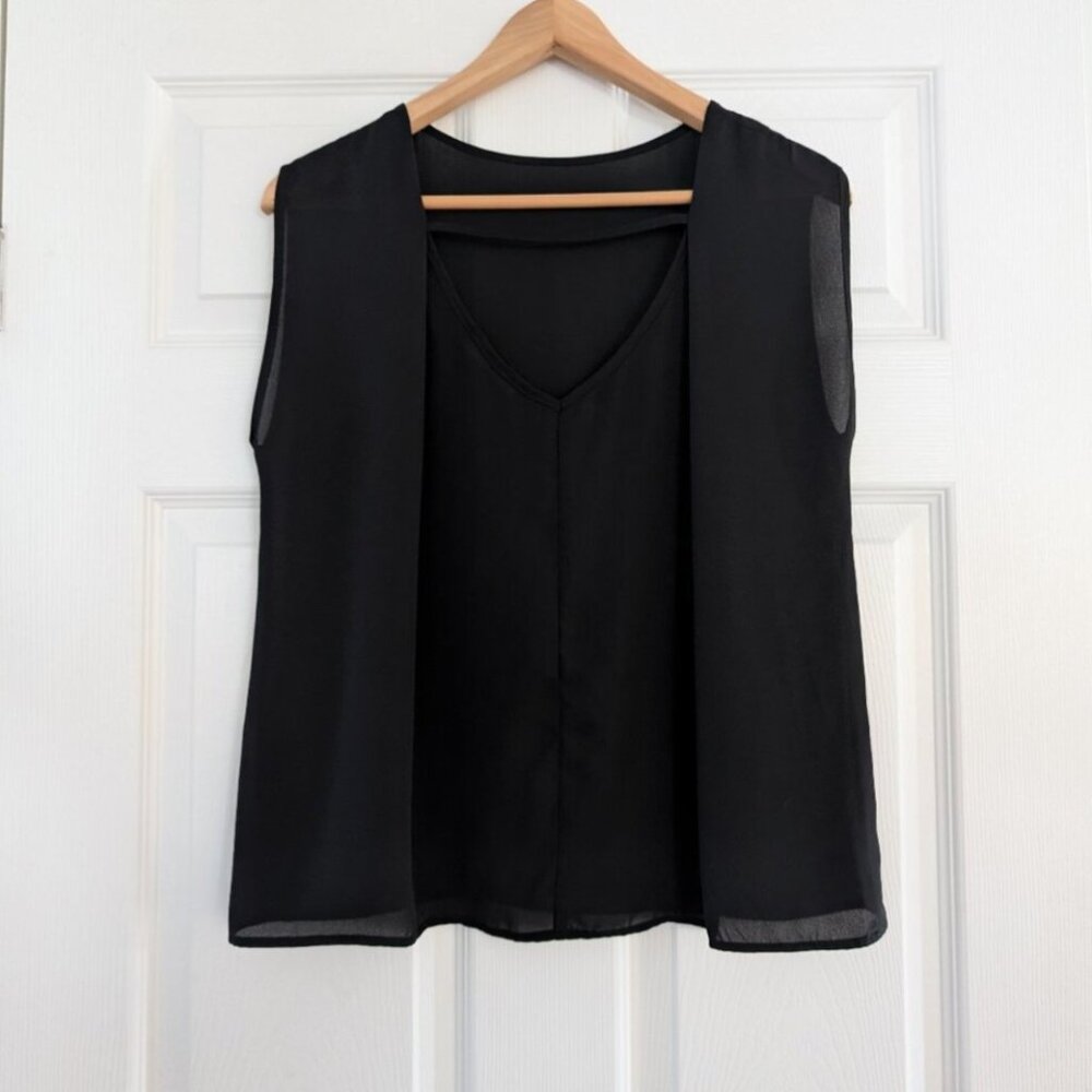 Antistar flowy V back top black size XS
